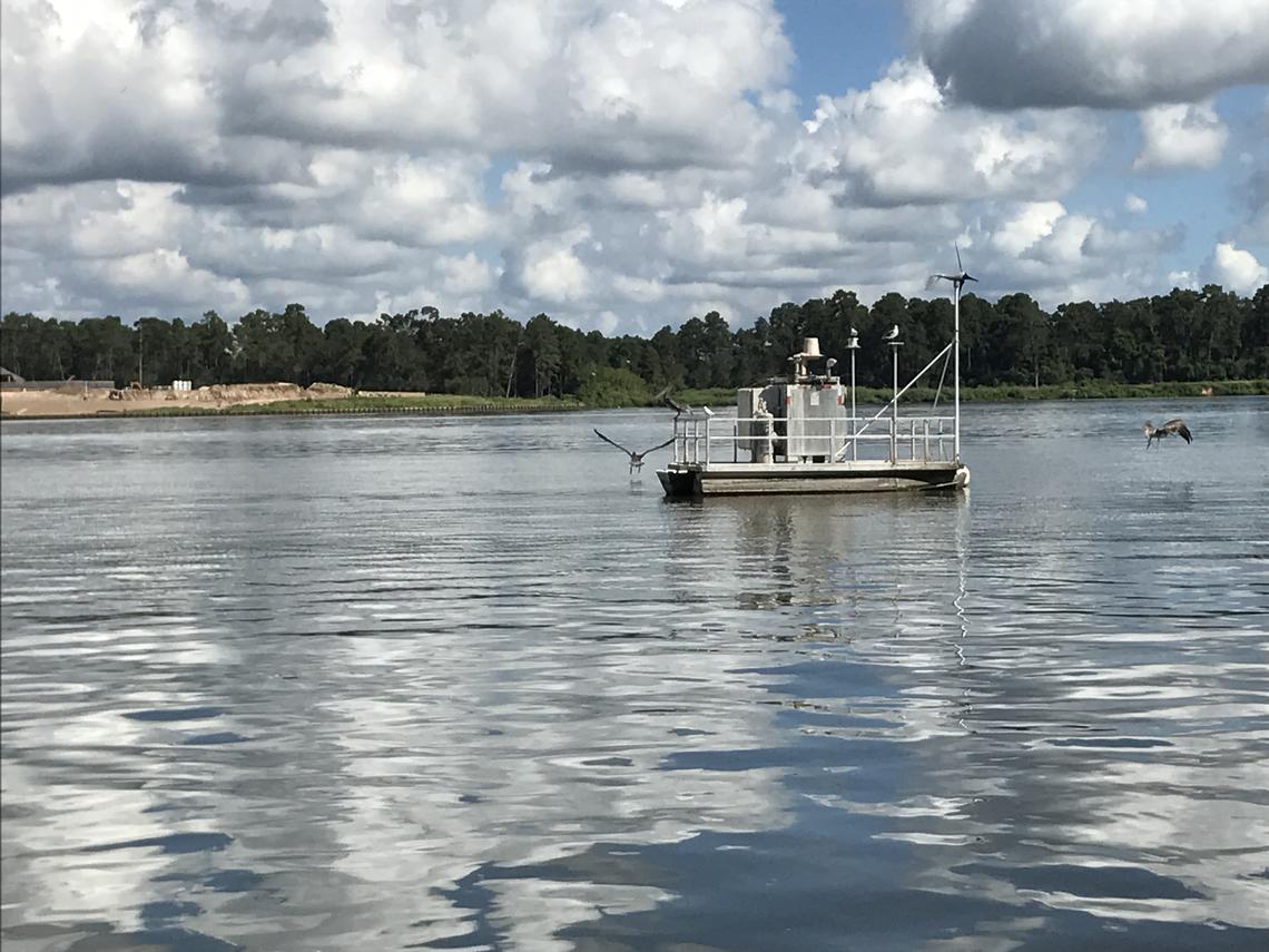 USGS real-time water quality monitoring platform on Lake Houston